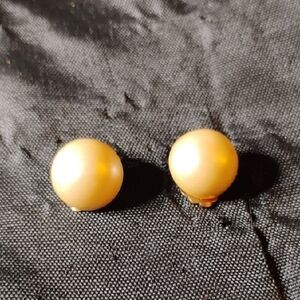 Vintage Gold Tone Pearl Clip On Earrings